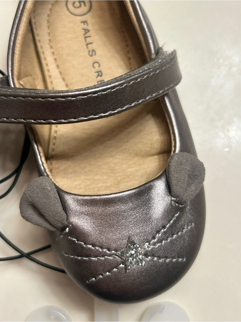 NWT-Little Girls Falls Creek Silver Mary Jane With Kitten Face Dress Shoes